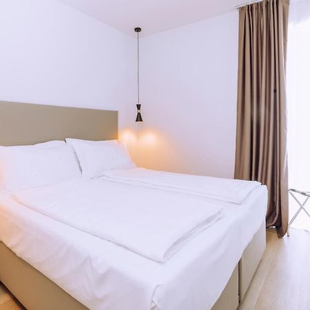 Ah Porticcioli Boutique Apartments San Felice del Benaco Exteriör bild