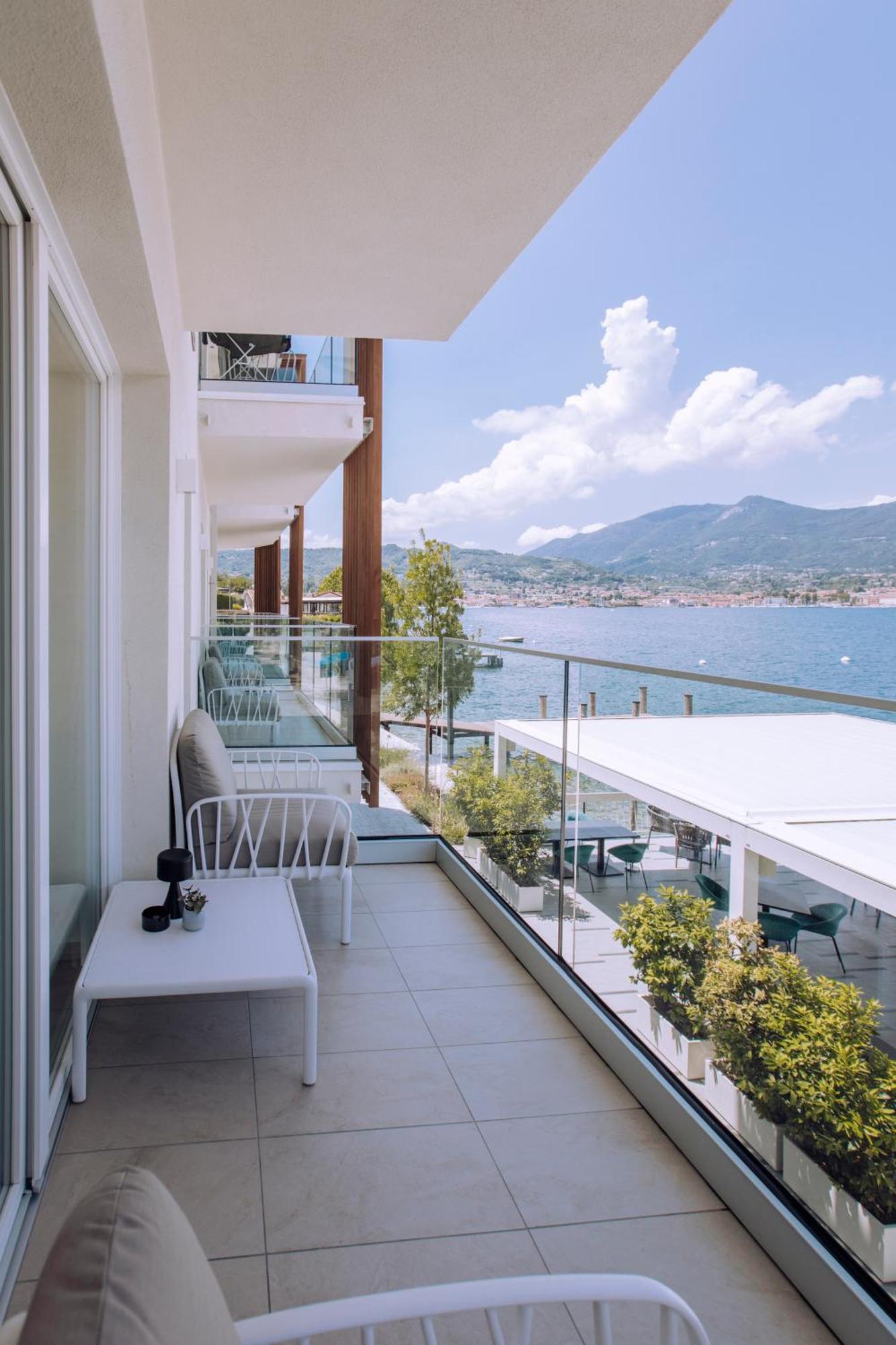Ah Porticcioli Boutique Apartments San Felice del Benaco Exteriör bild
