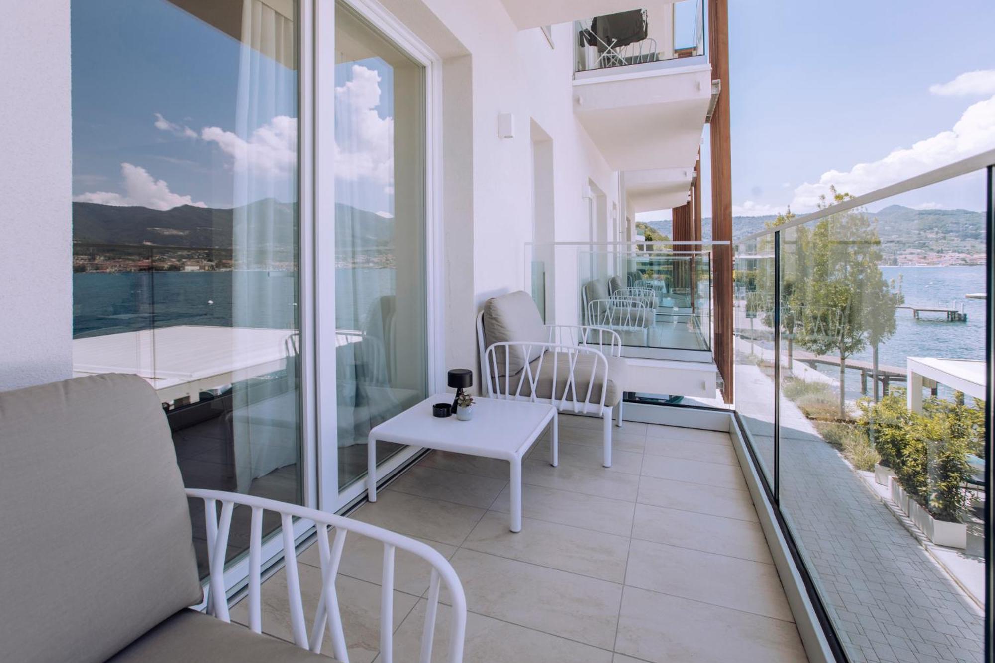 Ah Porticcioli Boutique Apartments San Felice del Benaco Exteriör bild