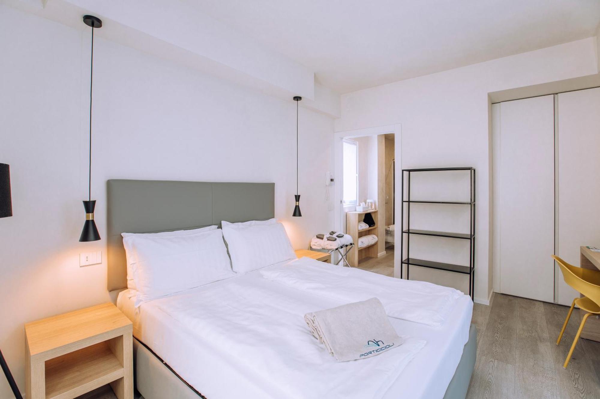 Ah Porticcioli Boutique Apartments San Felice del Benaco Exteriör bild