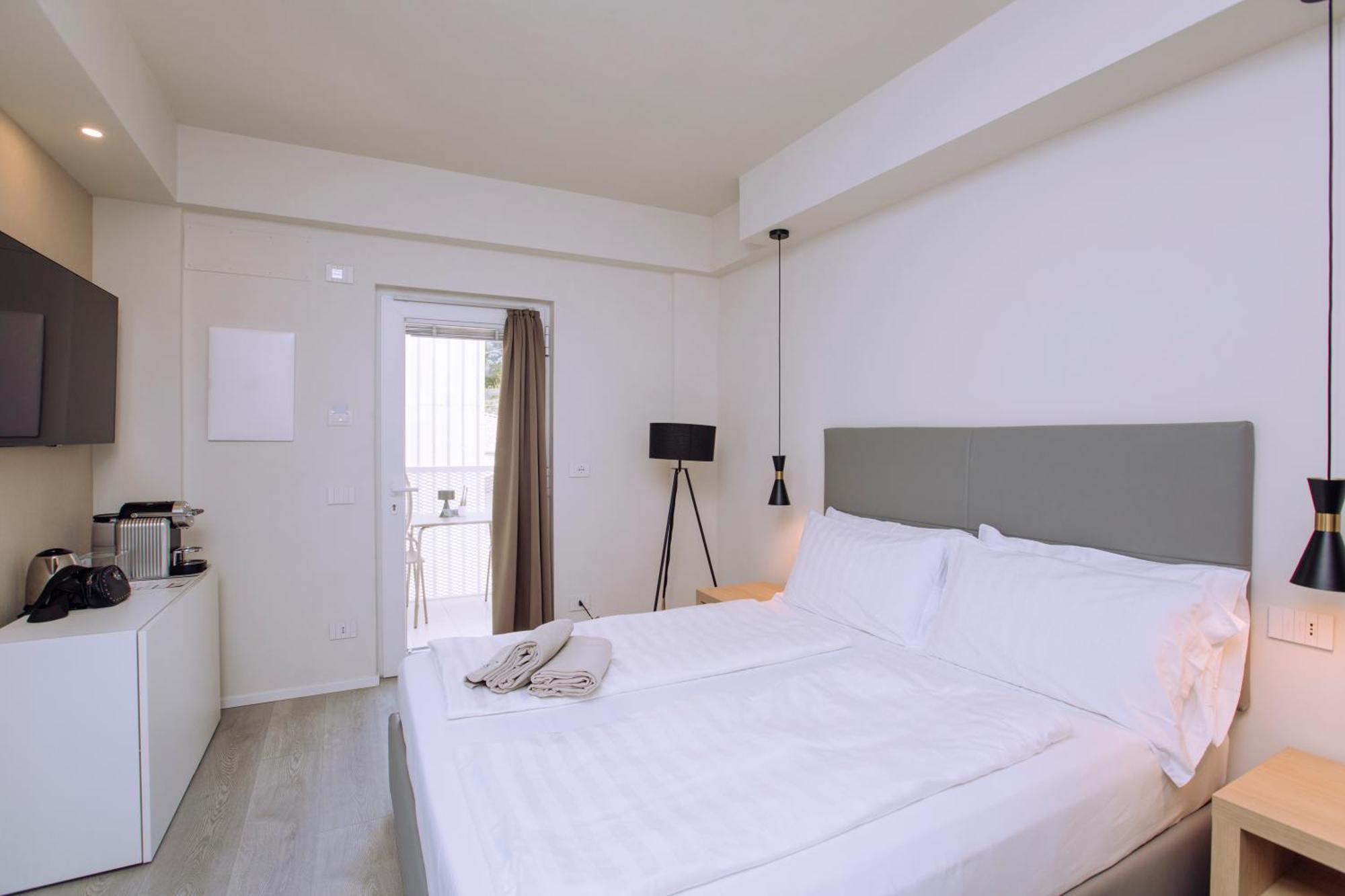 Ah Porticcioli Boutique Apartments San Felice del Benaco Exteriör bild