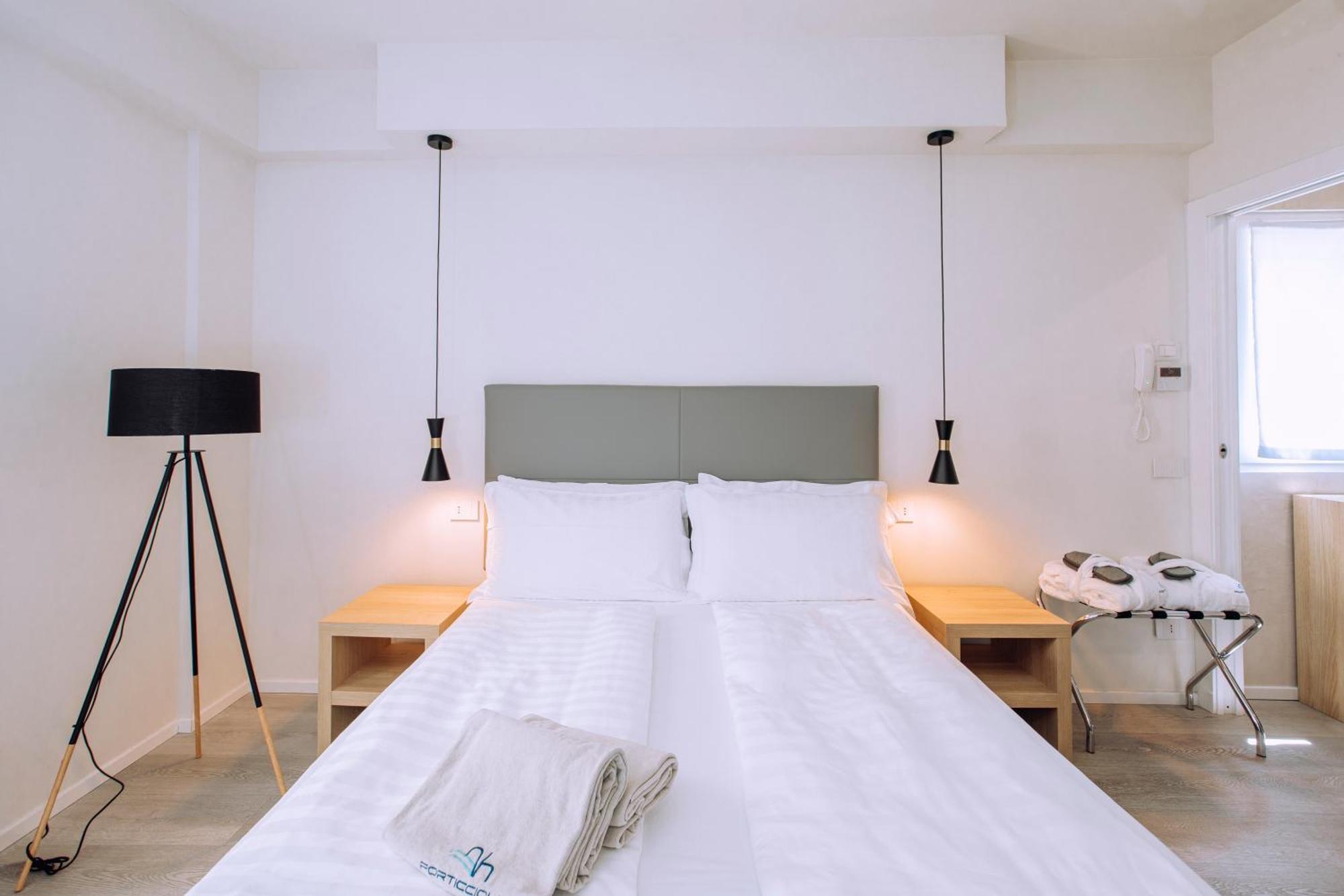 Ah Porticcioli Boutique Apartments San Felice del Benaco Exteriör bild
