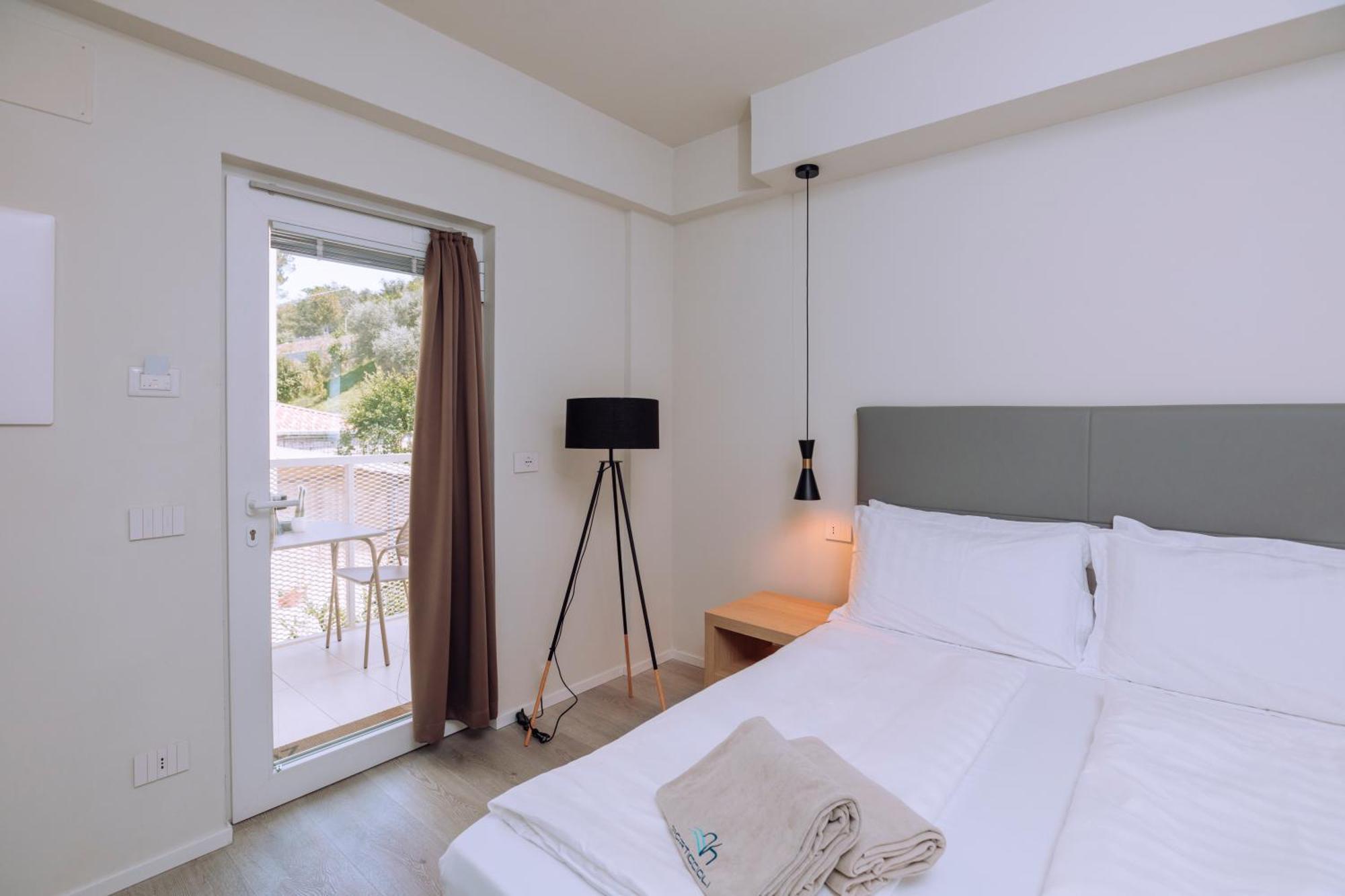 Ah Porticcioli Boutique Apartments San Felice del Benaco Exteriör bild